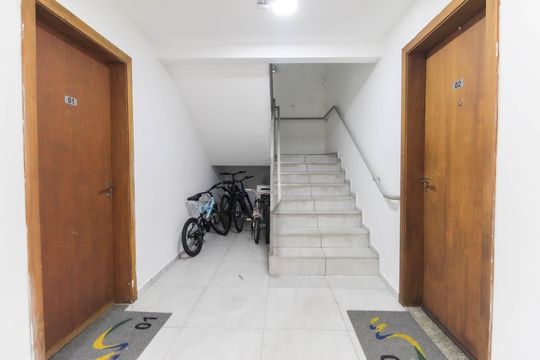 Hall de apartamento para alugar com 2 quartos, 38m² em Jardim Etelvina, São Paulo