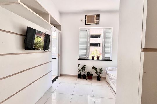 Sala  de apartamento à venda com 1 quarto, 28m² em Ipanema, Rio de Janeiro