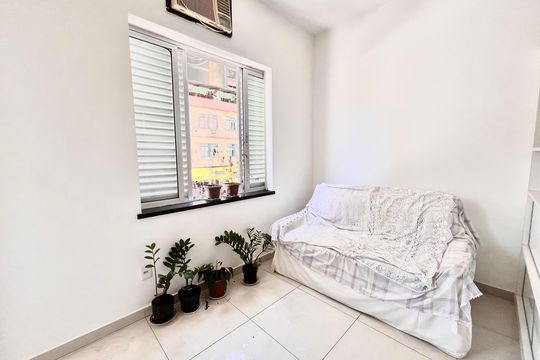 Sala  de apartamento à venda com 1 quarto, 28m² em Ipanema, Rio de Janeiro