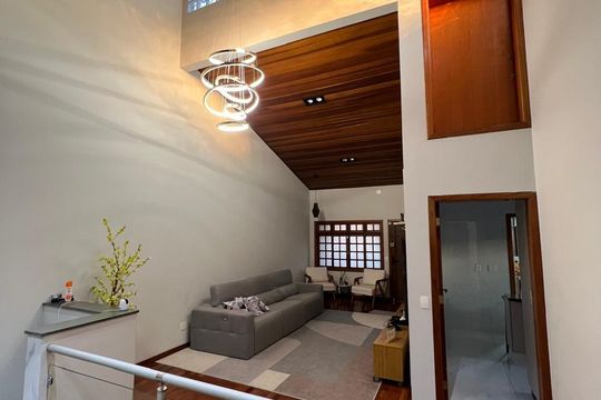 Casa à venda com 3 quartos, 355m² em Quitaúna, Osasco