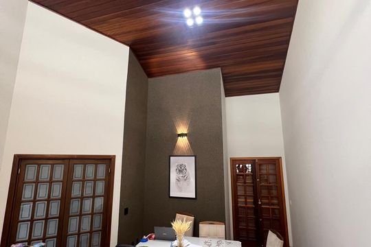 Casa à venda com 3 quartos, 355m² em Quitaúna, Osasco