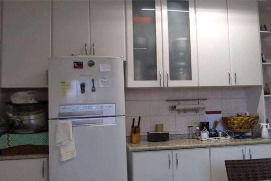 Casa à venda com 4 quartos, 205m² em Vila Suzana, São Paulo