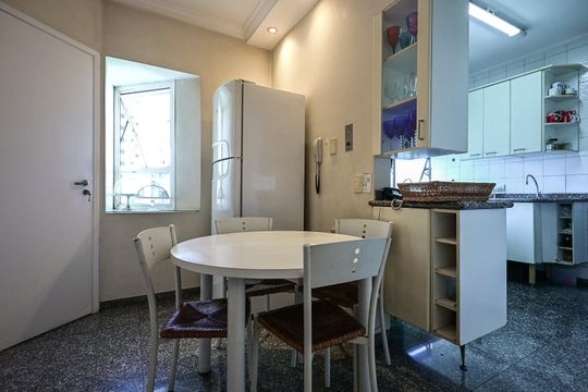 Área comum de apartamento à venda com 4 quartos, 300m² em Vila Suzana, São Paulo
