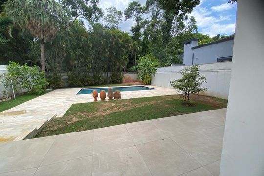 Casa à venda com 5 quartos, 893m² em Alphaville Industrial, Barueri