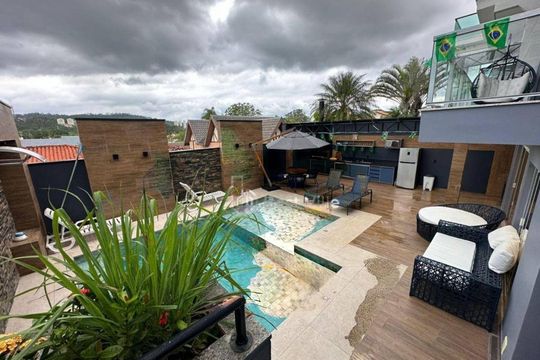 Casa à venda com 4 quartos, 360m² em Residencial Tres (Alphaville), Santana de Parnaíba