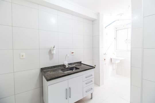Cozinha de apartamento para alugar com 2 quartos, 45m² em Vila Caldas, Carapicuíba