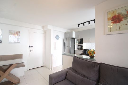 Sala de apartamento à venda com 2 quartos, 61m² em Jacarepaguá, Rio de Janeiro