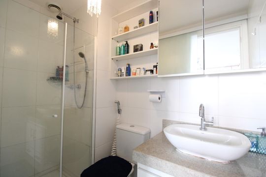 Banheiro da suíte  de apartamento à venda com 2 quartos, 61m² em Jacarepaguá, Rio de Janeiro