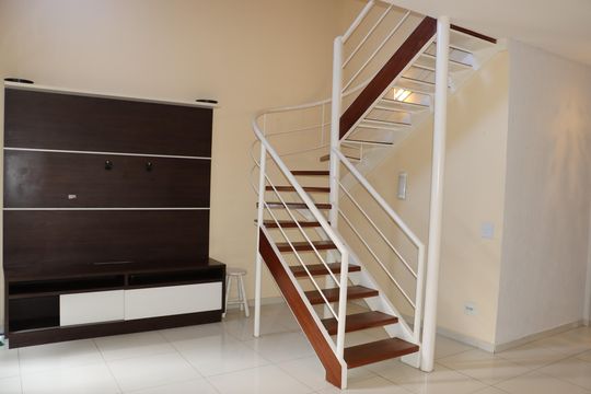 Casa de Condomínio para alugar com 3 quartos, 89m² em Granja Viana, Cotia