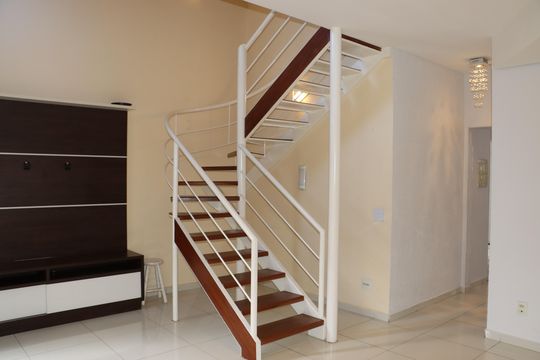 Casa de Condomínio para alugar com 3 quartos, 89m² em Granja Viana, Cotia