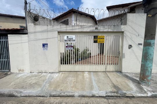 Fachada de casa para alugar com 6 quartos, 280m² em Jardim Esmeralda, São Paulo