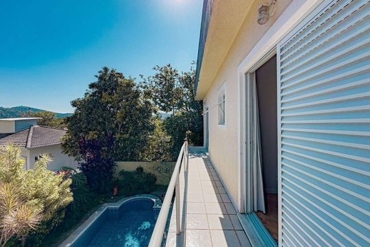 Casa à venda com 4 quartos, 300m² em Alphaville, Santana de Parnaíba