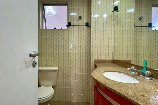 Banheiro de apartamento à venda com 3 quartos, 71m² em Pinheiros, São Paulo