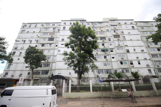 Fachada de apartamento à venda com 1 quarto, 45m² em Humaitá, Porto Alegre