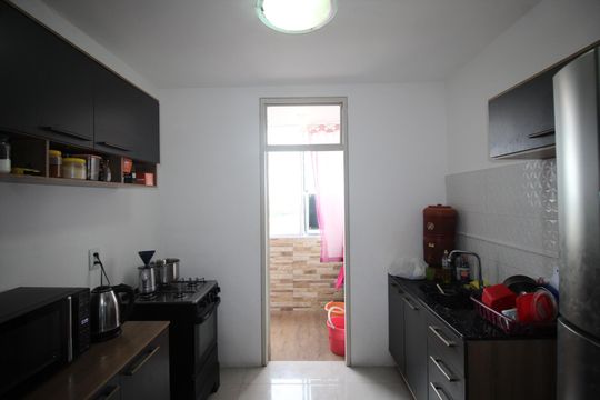 Cozinha de apartamento à venda com 1 quarto, 45m² em Humaitá, Porto Alegre