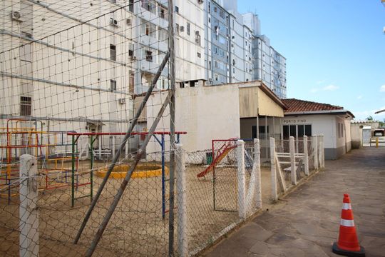 Área comum - Playground de apartamento à venda com 1 quarto, 45m² em Humaitá, Porto Alegre