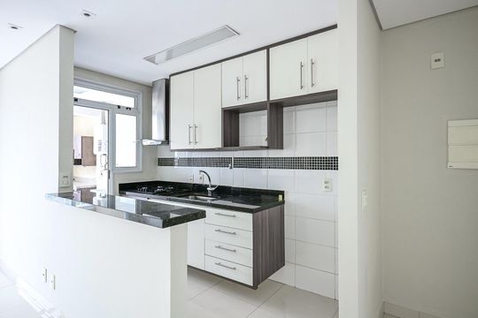 Cozinha de apartamento para alugar com 2 quartos, 64m² em Vila Suzana, São Paulo