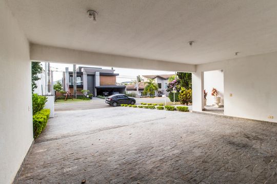 Garagem de casa de condomínio à venda com 4 quartos, 410m² em  Alphaville, Santana de Parnaíba