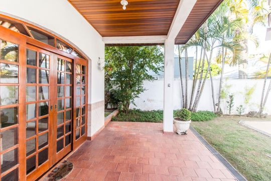 Varanda de casa de condomínio à venda com 4 quartos, 410m² em  Alphaville, Santana de Parnaíba