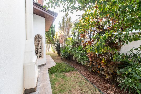 Quintal de casa de condomínio à venda com 4 quartos, 410m² em  Alphaville, Santana de Parnaíba