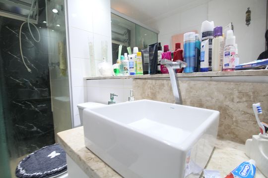 Banheiro de apartamento à venda com 2 quartos, 54m² em Vila Andrade, São Paulo