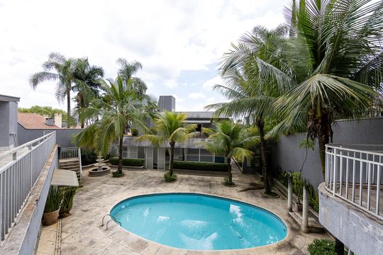 Área comum de casa de condomínio à venda com 5 quartos, 682m² em Alphaville Residencial Um, Barueri