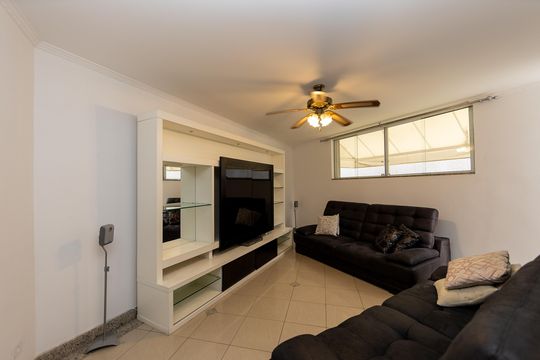 Casa de Condomínio à venda com 5 quartos, 682m² em Alphaville Residencial Um, Barueri