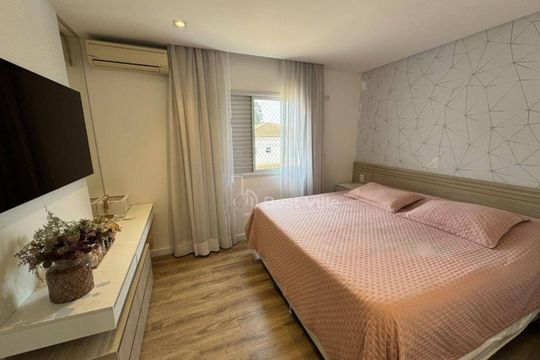 Casa à venda com 4 quartos, 290m² em Tamboré, Santana de Parnaíba