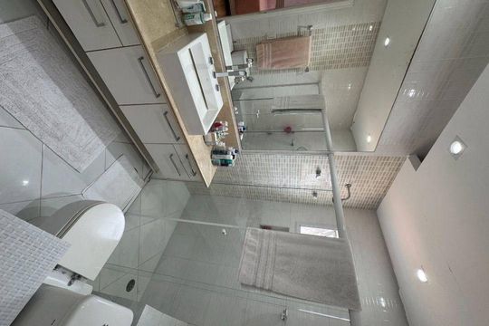 Casa à venda com 4 quartos, 290m² em Tamboré, Santana de Parnaíba