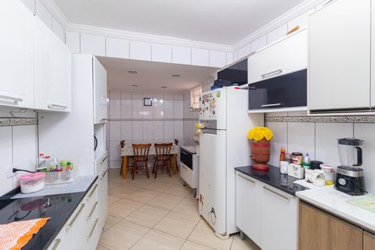 Cozinha de casa para alugar com 3 quartos, 247m² em Km 18, Osasco