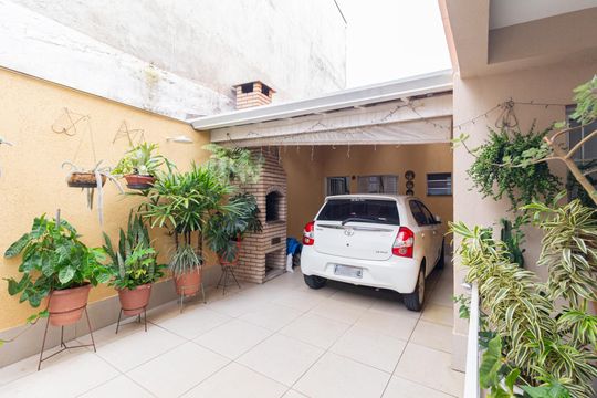 Garagem de casa para alugar com 3 quartos, 247m² em Km 18, Osasco