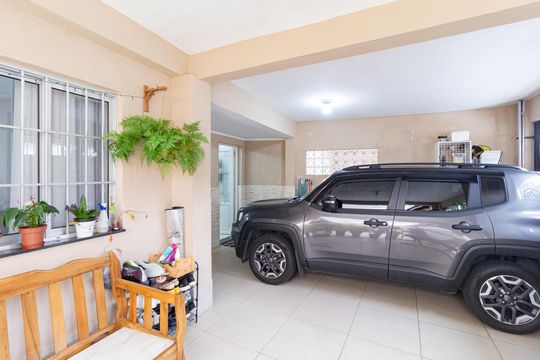 Garagem de casa para alugar com 3 quartos, 247m² em Km 18, Osasco