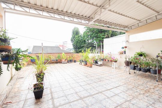 Quintal de casa para alugar com 3 quartos, 247m² em Km 18, Osasco