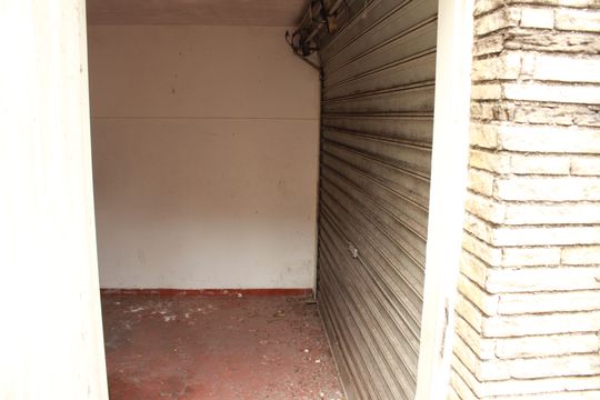 Garagem de casa à venda com 3 quartos, 195m² em Jardim da Gloria, São Paulo