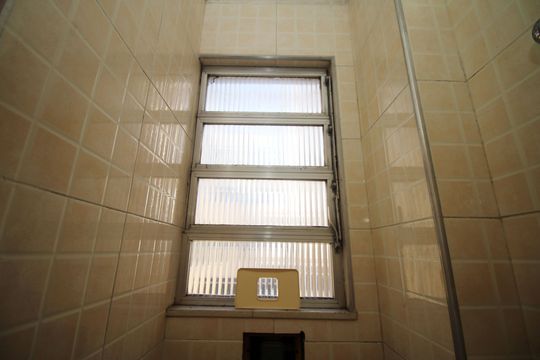 Banheiro de serviço de apartamento à venda com 3 quartos, 70m² em Penha, Rio de Janeiro
