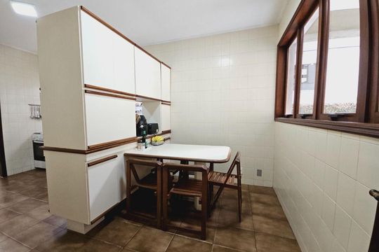Casa à venda com 4 quartos, 285m² em Residencial Quatro (Alphaville), Santana de Parnaíba