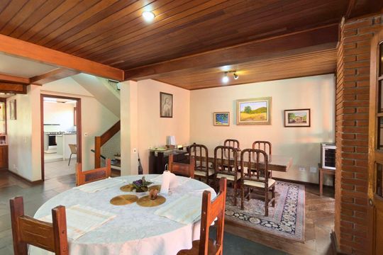 Casa à venda com 4 quartos, 305m² em Alphaville, Santana de Parnaíba
