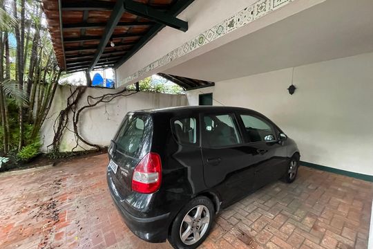 Garagem coberta de casa à venda com 4 quartos, 432m² em Butantã, São Paulo