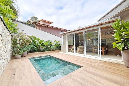 Casa à venda com 4 quartos, 350m² em Residencial Dez (Alphaville), Santana de Parnaíba