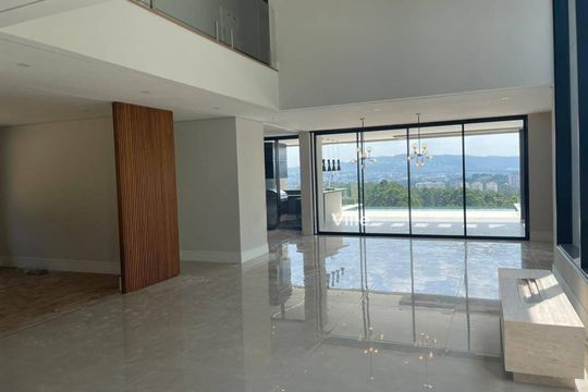 Casa à venda com 4 quartos, 525m² em Tamboré, Santana de Parnaíba