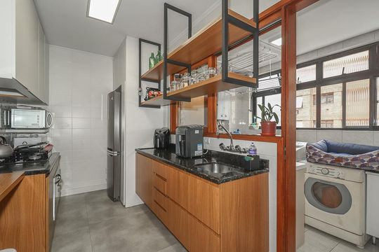 Cozinha de apartamento à venda com 3 quartos, 105m² em Jardim Lindóia, Porto Alegre