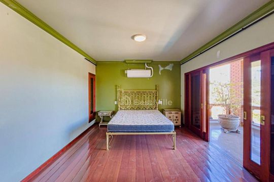 Casa à venda com 4 quartos, 560m² em Alphaville Residencial Um, Barueri