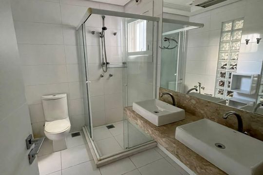 Banheiro de casa à venda com 5 quartos, 268m² em Marechal Rondon, Canoas