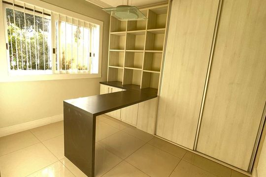 Quarto de casa para alugar com 5 quartos, 268m² em Marechal Rondon, Canoas