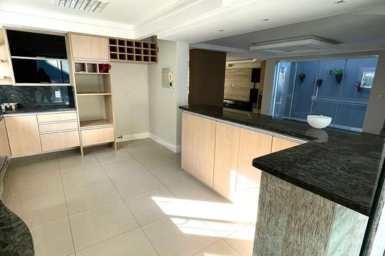 Casa à venda com 5 quartos, 268m² em Marechal Rondon, Canoas