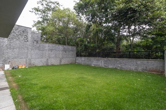 Quintal de casa de condomínio à venda com 3 quartos, 233m² em Ville Sainte Hélène, Campinas