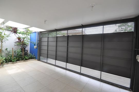 Garagem de casa à venda com 3 quartos, 353m² em Tremembé, São Paulo