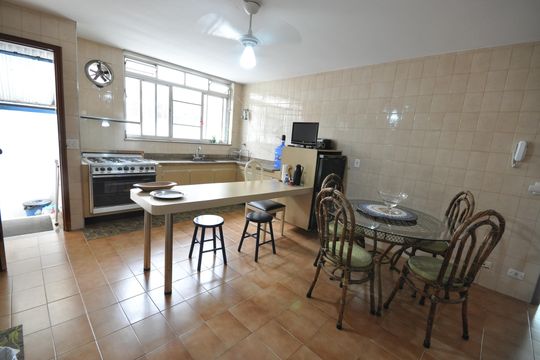 Cozinha de casa à venda com 3 quartos, 353m² em Tremembé, São Paulo