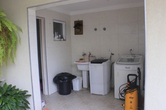 Área de Serviço de casa para alugar com 4 quartos, 385m² em Vila Fatima, Guarulhos