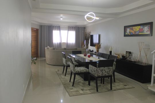 Casa para alugar com 4 quartos, 385m² em Vila Fatima, Guarulhos